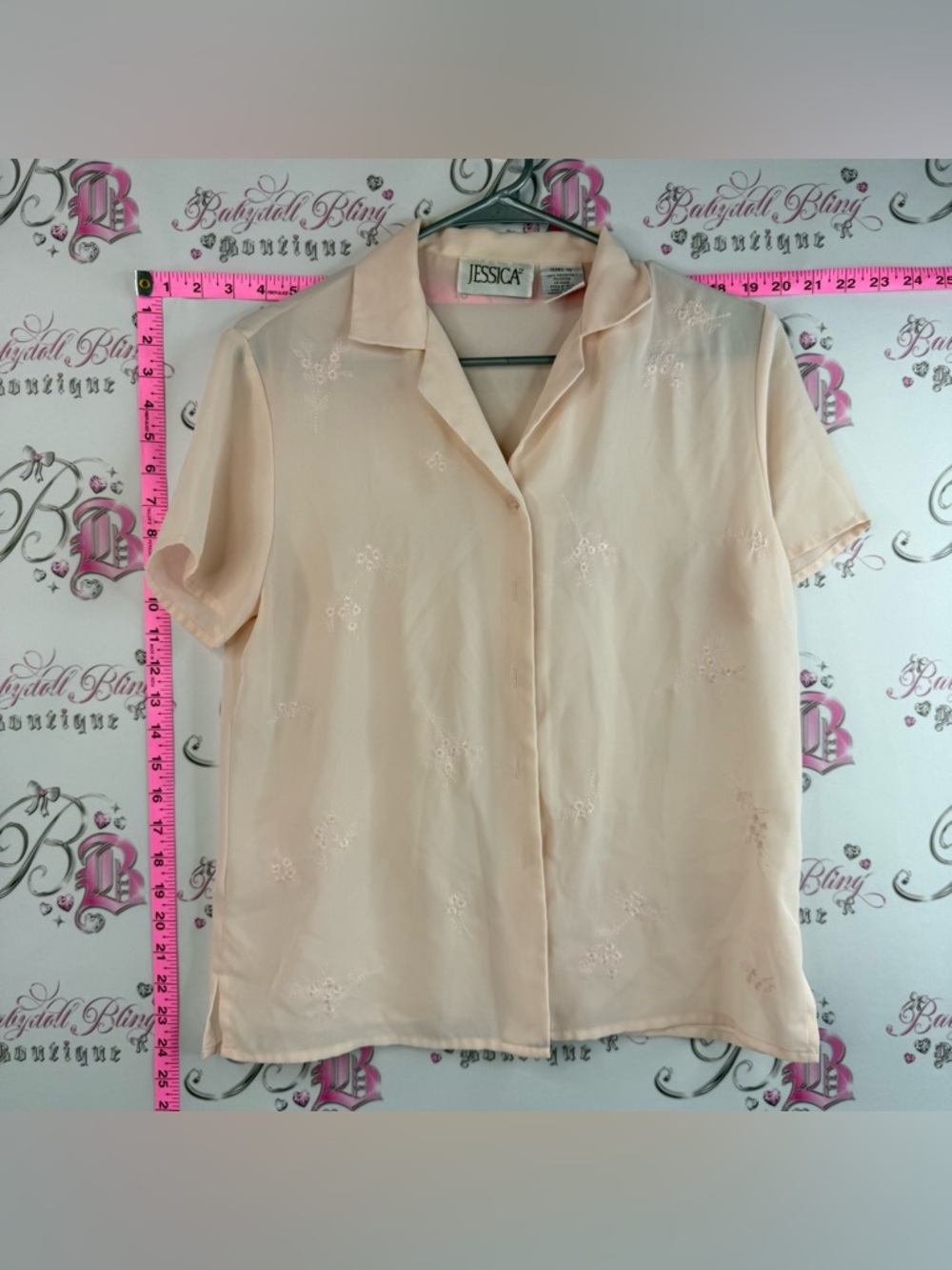 Jessica tshirt Blush Cream/White Embroidered Short-Sleeve Button Front Shirt